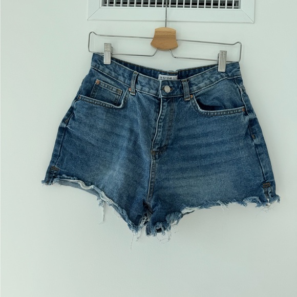 High rise Jean shorts - Picture 2 of 4